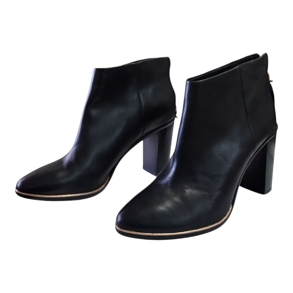 Ted Baker Vaully Leather Ankle Booties Almond Toe Boots Women's 9.5 Block Heels